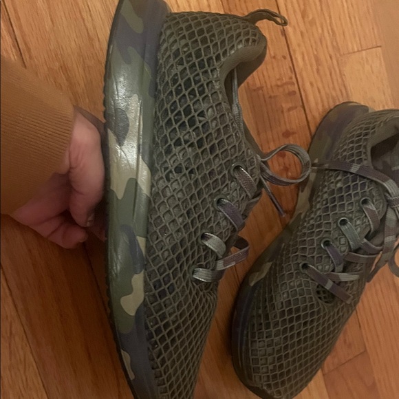 Nobull Camouflage Patterned Sneakers - Picture 3 of 10
